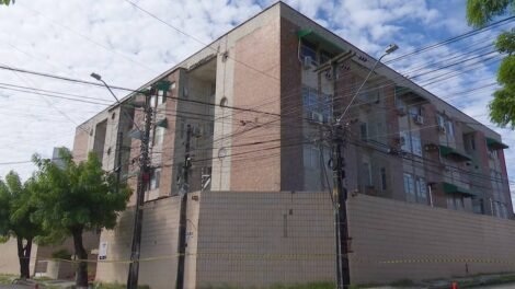 moradores-de-predio-evacuado-em-fortaleza-vivem-incerteza-e-cobram-respostas