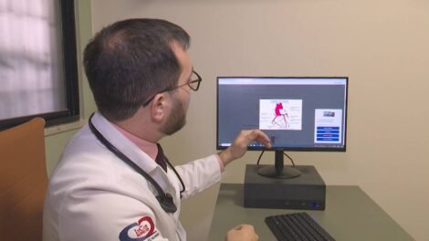 dores-no-peito,-estomago-e-bracos-podem-ser-sinais-de-infarto,-alerta-cardiologista