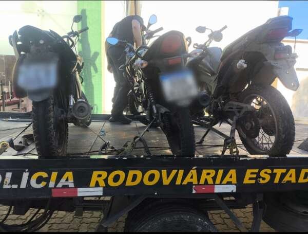 apos-assaltos-em-serie-em-fortaleza,-grupo-e-capturado-com-motos,-celulares-e-dinheiro