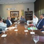 elmano-discute-tarifaco-dos-eua-com-empresarios-e-aciona-governo-federal