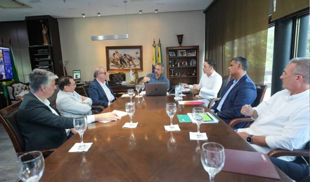 elmano-discute-tarifaco-dos-eua-com-empresarios-e-aciona-governo-federal