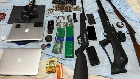 operacao-no-ce-prende-grupo-com-carros-de-luxo-e-cheques-que-somam-1,5-milhao