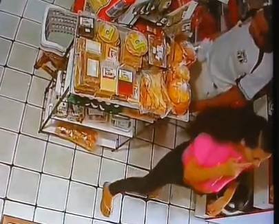 casal-assalta-comercio-em-fortaleza;-mulher-gravida-chama-atencao-durante-o-crime