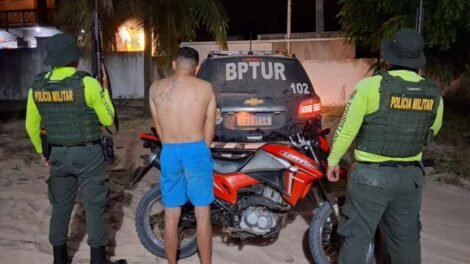 foragido-com-passagens-por-homicidio-e-preso-com-granada,-arma-e-drogas-em-praia-no-ceara