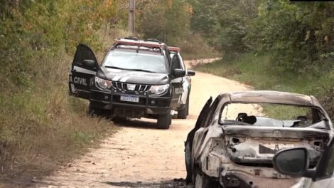 corpo-carbonizado-e-encontrado-no-porta-malas-de-carro-incendiado-em-aquiraz