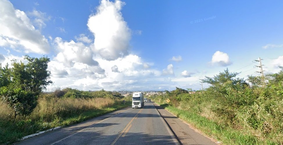 br-222-sera-interditada-em-tiangua/ce-para-retirar-caminhao-que-caiu-em-ribanceira