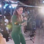 ivete-sangalo-se-emociona-ao-homenagear-preta-gil-durante-show-no-fortal;-veja-o-video
