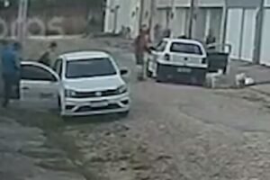 criminosos-invadem-casa-em-itaitinga/ce,-fazem-familia-refem-e-roubam-tv,-roupas-e-botijao-de-gas