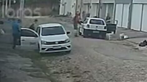 criminosos-invadem-casa-em-itaitinga/ce,-fazem-familia-refem-e-roubam-tv,-roupas-e-botijao-de-gas