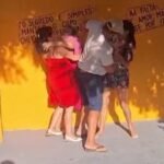 duas-mulheres-sao-flagradas-brigando-e-trocando-xingamentos-no-meio-da-rua,-em-fortaleza