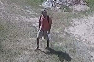 homem-e-flagrado-furtando-ferramentas,-botijao-de-gas-e-bicicleta-de-obra-em-fortaleza