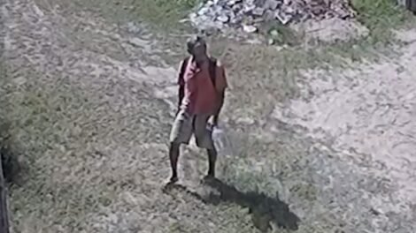 homem-e-flagrado-furtando-ferramentas,-botijao-de-gas-e-bicicleta-de-obra-em-fortaleza