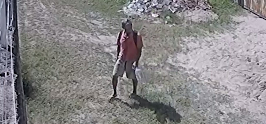 homem-e-flagrado-furtando-ferramentas,-botijao-de-gas-e-bicicleta-de-obra-em-fortaleza