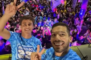 tre-ce-confirma-multa-de-r$-50-mil-a-andre-fernandes-por-uso-de-camisas-do-“bloco-do-22”