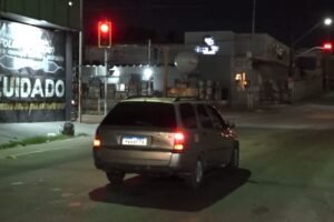 motoristas-relatam-tentativas-de-assalto-no-sinal-vermelho,-em-cruzamento-de-fortaleza