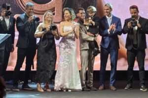 frisson-celebra-15-anos-em-noite-de-homenagens-a-personalidades-do-ceara 