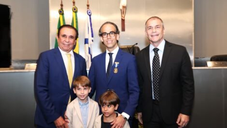 economista-igor-macedo-de-lucena-recebe-medalha-boticario-ferreira
