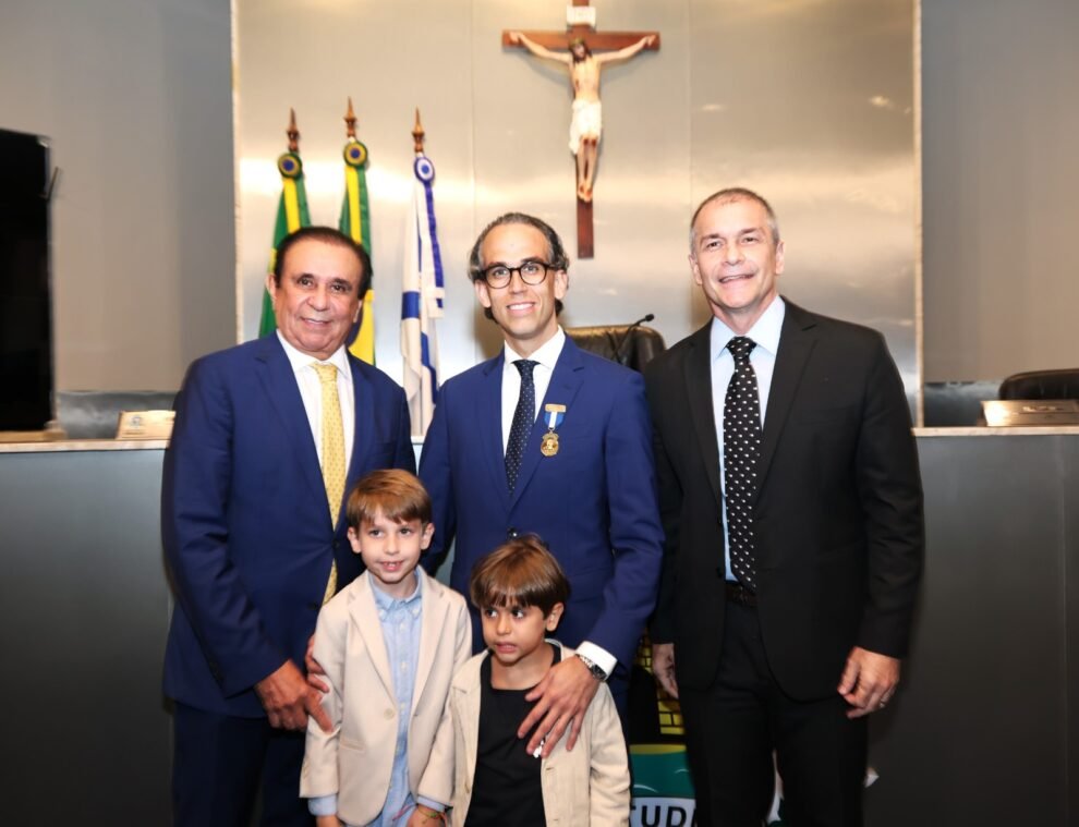economista-igor-macedo-de-lucena-recebe-medalha-boticario-ferreira