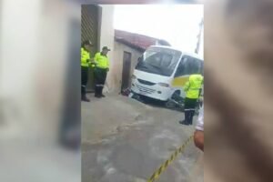 micro-onibus-desgovernado-mata-mulher-e-deixa-outra-ferida-em-pedra-branca-(ce)