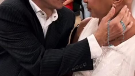 casal-apaixonado-emociona-a-internet-ao-dizer-um-“sim”-especial