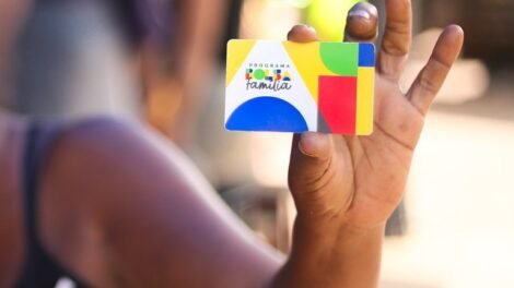 13o-salario-do-bolsa-familia-sera-pago-em-2025?-veja-o-que-diz-o-governo