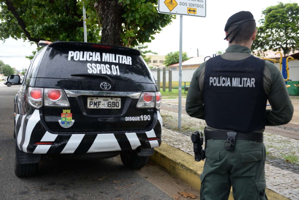 soldado-da-pm-cearense-impede-furto-a-carro-e-prende-criminoso-em-patos,-na-paraiba