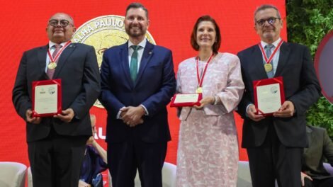 alece-entrega-medalha-paulo-bonavides-a-juristas-que-se-destacam-na-defesa-da-democracia