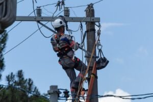 furtos-de-cabos-de-energia-em-fortaleza-crescem-611%-no-primeiro-semestre-de-2025,-aponta-enel