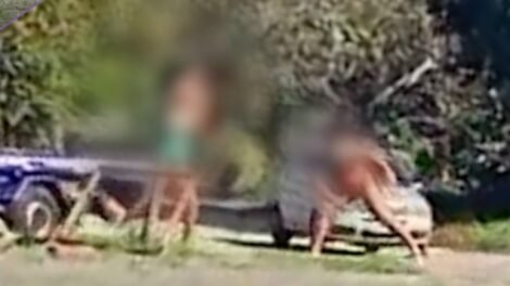 video-flagra-mulher-trans-tentando-esfaquear-outra-durante-briga-na-rua,-em-fortaleza