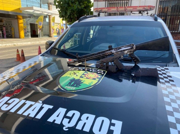 policia-apreende-fuzil-e-pistola-em-operacao-contra-crime-organizado-em-pacajus