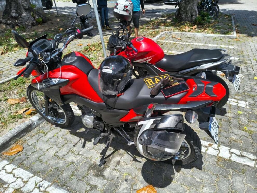 adolescente-e-apreendido-apos-tentar-roubar-duas-motos-e-fugir-por-lagoa-em-fortaleza