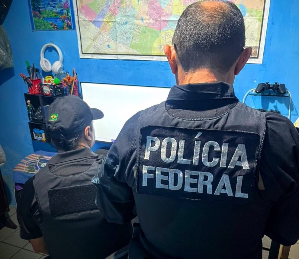 homem-e-preso-pela-pf-em-fortaleza-apos-agentes-encontrarem-pornografia-infantil-em-computador