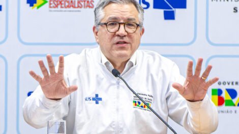 eua-cancelam-vistos-da-mulher-e-da-filha-de-ministro-da-saude,-alexandre-padilha
