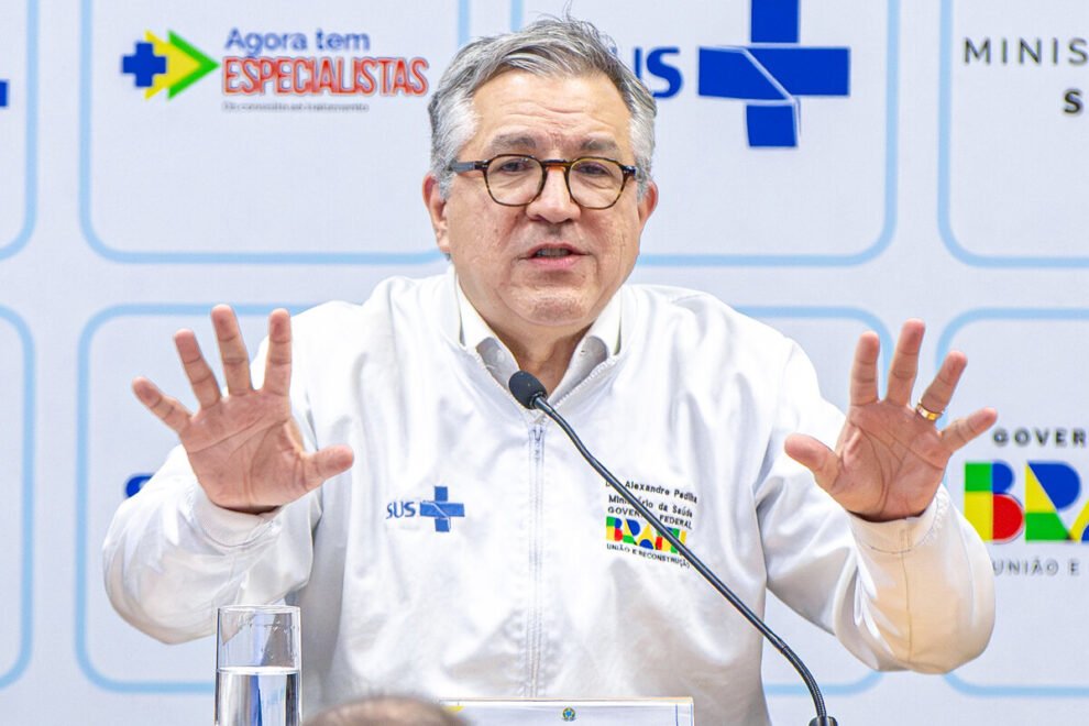 eua-cancelam-vistos-da-mulher-e-da-filha-de-ministro-da-saude,-alexandre-padilha