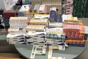 policia-civil-prende-mulher-em-flagrante-por-contrabando-de-cigarros