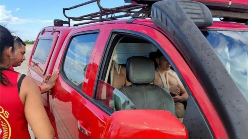 dois-jovens-americanos-ficam-feridos-em-acidente-de-quadriciclo