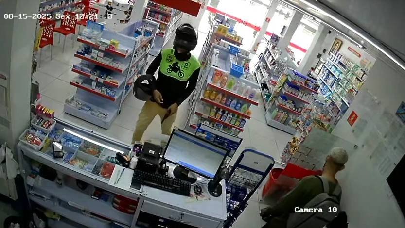 farmacia-e-assaltada-em-fortaleza-em-frente-a-batalhao-de-policiamento