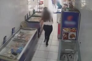 fortaleza:-dono-de-loja-de-pescados-reage-e-impede-entrada-de-bandidos-fardados