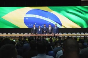 uniao-brasil-e-progressistas-formalizam-federacao-nacional;-no-ce,-capitao-wagner-garante-oposicao