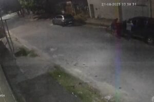 dupla-furta-picape-empurrando-o-veiculo-durante-a-madrugada-em-fortaleza