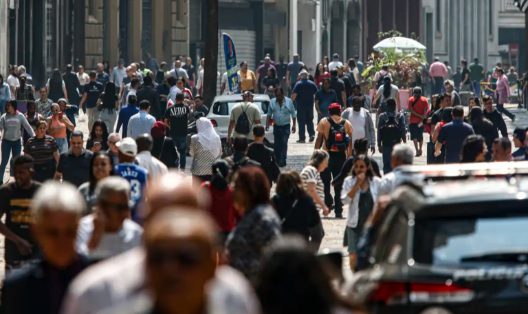 ceara-tem-94-homens-para-cada-100-mulheres;-maioria-masculina-aparece-em-apenas-dois-grupos