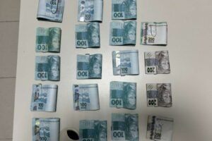 homem-e-preso-por-transportar-em-hilux-mais-de-r$-18-mil-em-cedulas-falsas,-em-caucaia/ce