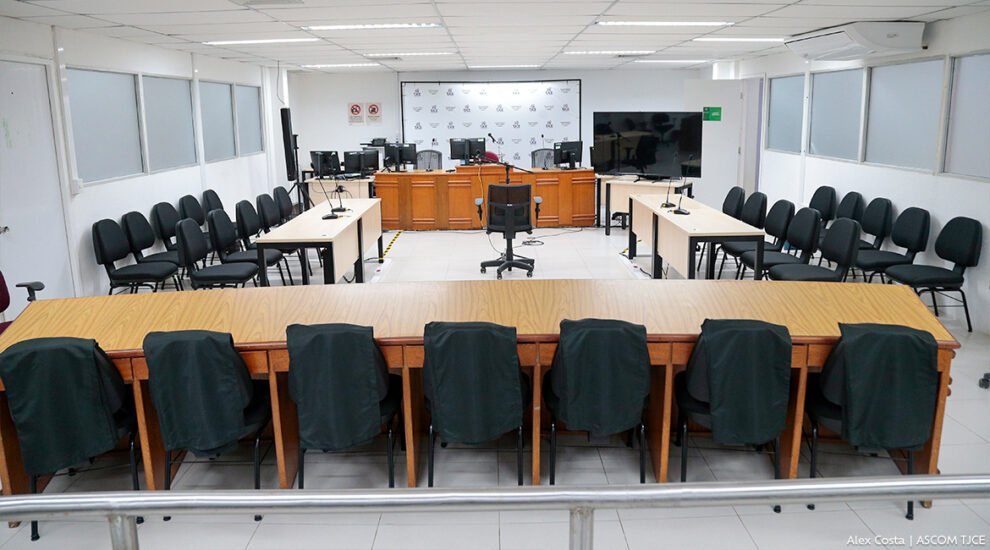 chacina-do-curio:-julgamento-de-sete-pms-ocorre-nesta-segunda-feira-(25);-acompanhe-em-tempo-real