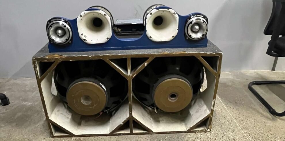 paredao-de-som-e-apreendido-e-bar-e-autuado-por-poluicao-sonora-em-baturite,-no-ceara