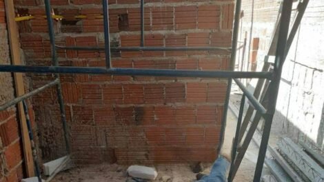 pedreiro-e-morto-a-tiros-enquanto-trabalhava-em-obra-no-bairro-jardim-guanabara,-em-fortaleza
