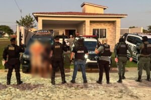 chefe-de-grupo-criminoso-e-preso-com-pistolas-e-200-municoes-em-caucaia