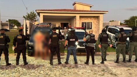 chefe-de-grupo-criminoso-e-preso-com-pistolas-e-200-municoes-em-caucaia