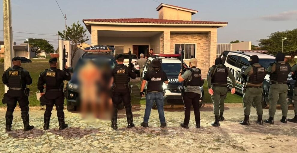 chefe-de-grupo-criminoso-e-preso-com-pistolas-e-200-municoes-em-caucaia