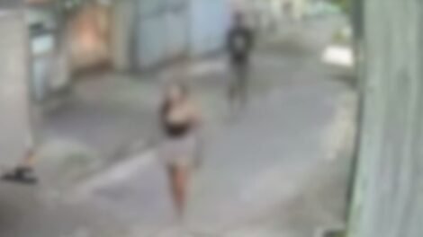 casal-com-faca-faz-assalto-a-idosa-cadeirante,-em-fortaleza;-vitima-aguardava-carro-por-aplicativo
