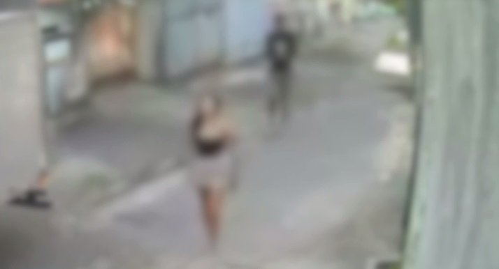 casal-com-faca-faz-assalto-a-idosa-cadeirante,-em-fortaleza;-vitima-aguardava-carro-por-aplicativo